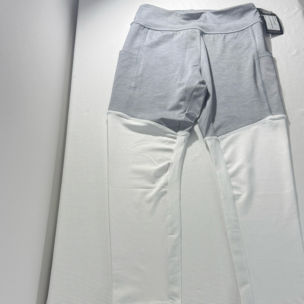 PGA Tour Two-Tone Gray and White Leggings NWT